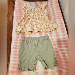 NWOT Nicole Miller 2t Floral Top and Green Shorts Set